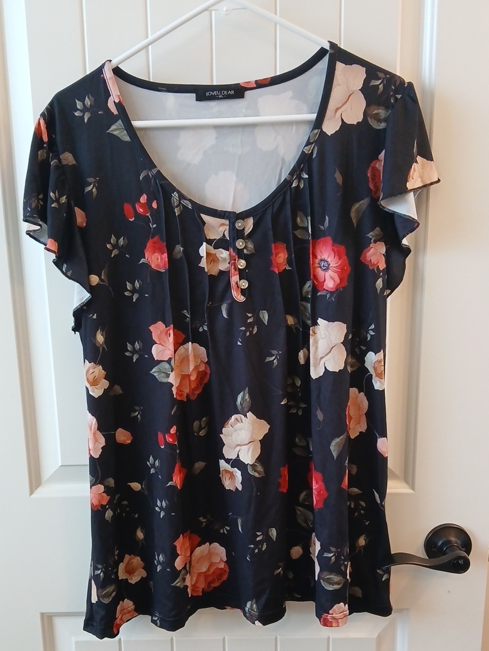 LOVEU.DEAR Black Floral Henley Tee - Women's Short Sleeve Top